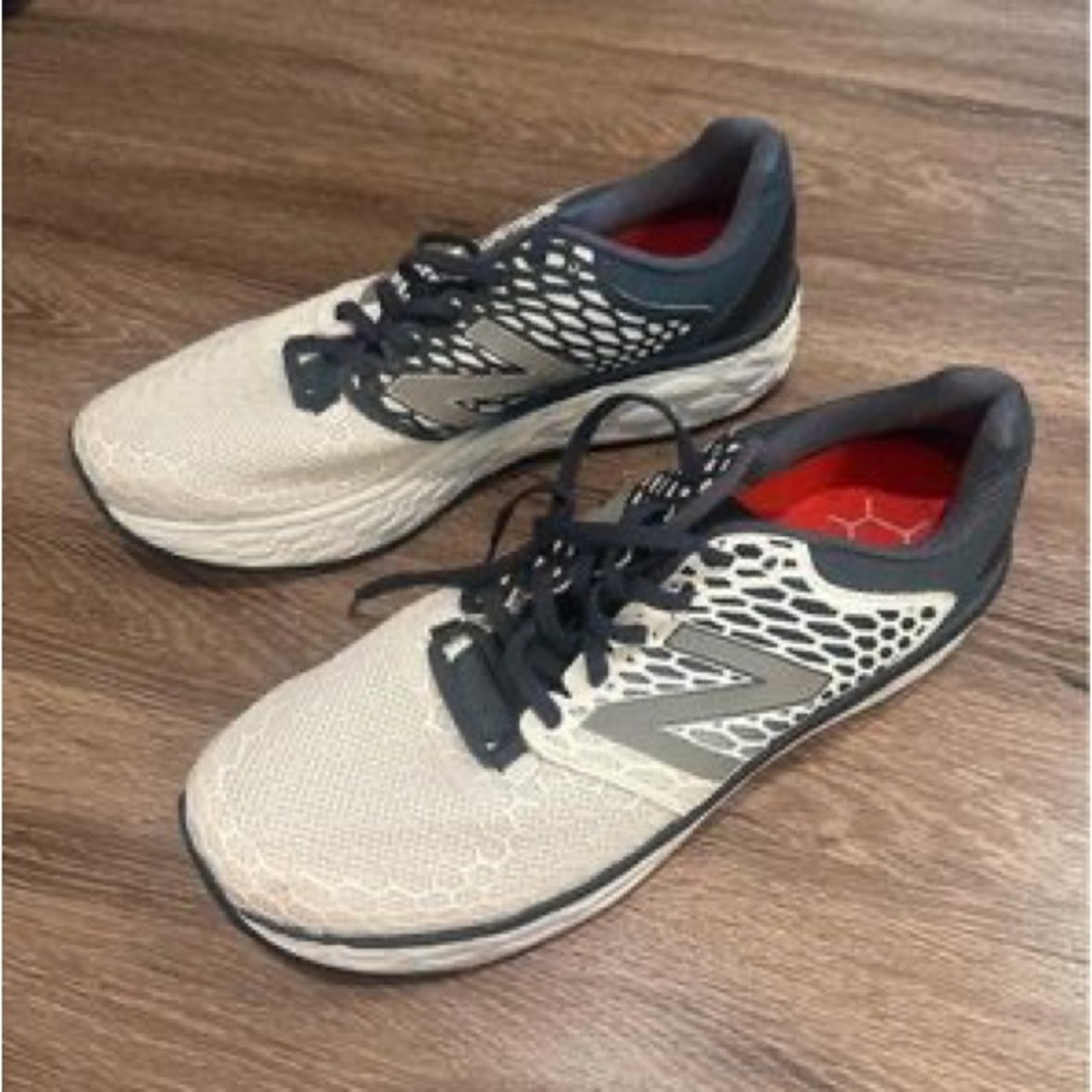 Brand new New Balance tennis shoes - Picture 3 of 5